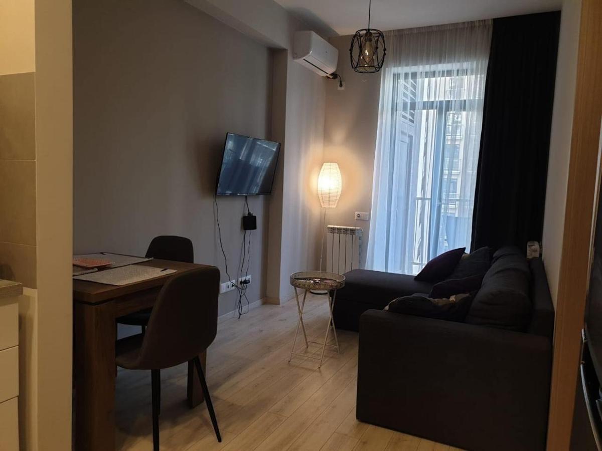 Sol'S M2 White Modern Apartments Tbilisi Exterior foto