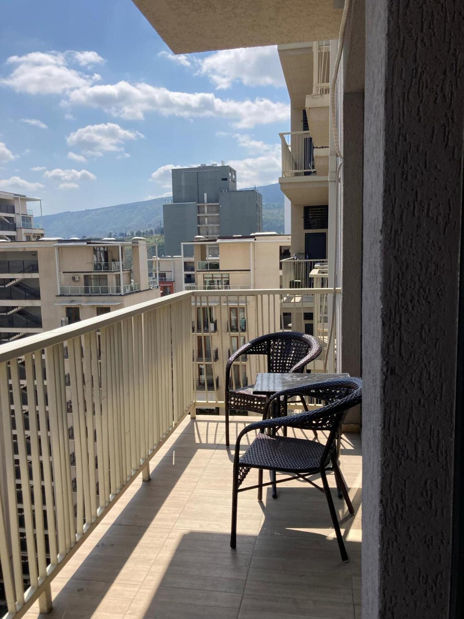 Sol'S M2 White Modern Apartments Tbilisi Exterior foto